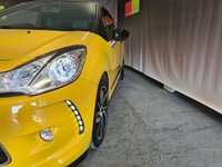 USED 2015 65 DS DS 3 1.2 PURETECH DSTYLE NAV S/S EAT6 3d 109 BHP 