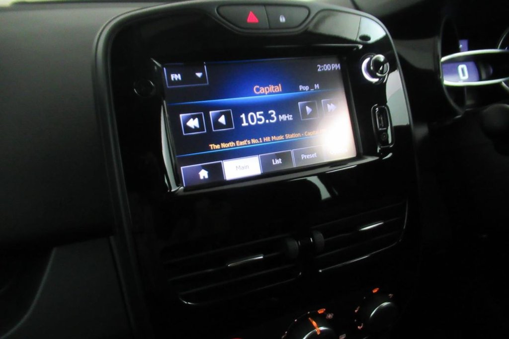 USED 2015 65 RENAULT CLIO 1.1 DYNAMIQUE NAV 16V 5d  