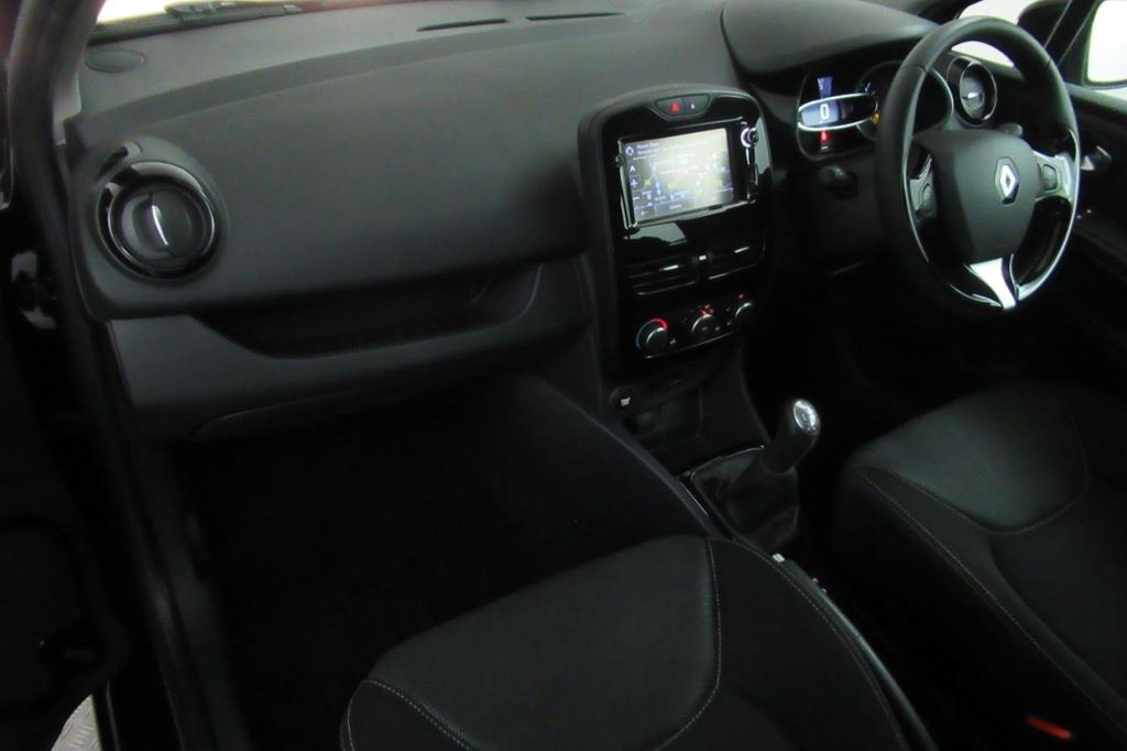 USED 2015 65 RENAULT CLIO 1.1 DYNAMIQUE NAV 16V 5d  