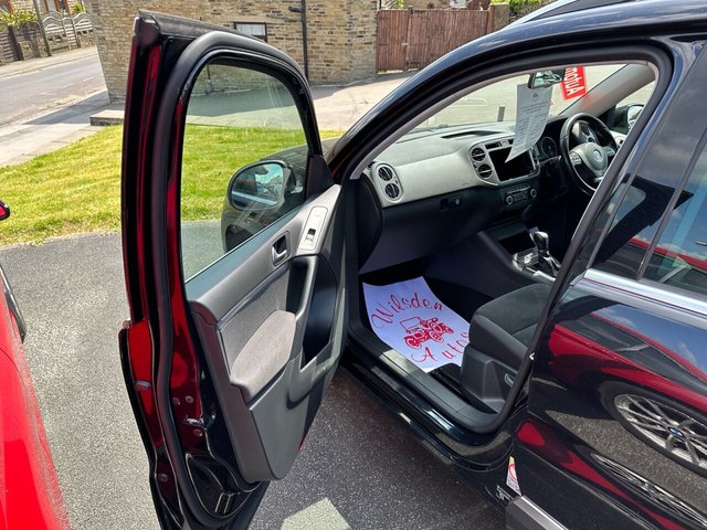 2013 VOLKSWAGEN, TIGUAN - Photo 11