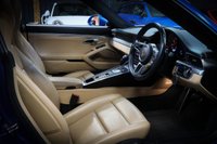 USED 2017 67 PORSCHE 911 3.0 CARRERA PDK 2d 364 BHP HUGE SPEC, GREAT COLOUR COMBO BLUE WITH TAN, SUNROOF, 14 WAY SEATS, HEATED STEERING, HEATED SEATS ETC