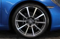 USED 2017 67 PORSCHE 911 3.0 CARRERA PDK 2d 364 BHP HUGE SPEC, GREAT COLOUR COMBO BLUE WITH TAN, SUNROOF, 14 WAY SEATS, HEATED STEERING, HEATED SEATS ETC