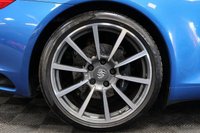 USED 2017 67 PORSCHE 911 3.0 CARRERA PDK 2d 364 BHP HUGE SPEC, GREAT COLOUR COMBO BLUE WITH TAN, SUNROOF, 14 WAY SEATS, HEATED STEERING, HEATED SEATS ETC
