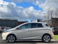 USED 2016 RENAULT ZOE  DYNAMIQUE NAV 5d 92 BHP REVERSING CAMERA +   AND REAR PARKING SENSORS +  CRUISE CONTROL +  BLUETOOTH +  DAB RADIO  PHONE +   AUDIO CONNECTIVITY +  AUX CONNECTION +  USB CONNECTION+  SAT NAVIGATION +   CLIMATE CONTROL +  PRIVACY GLASS +  17 INCH ALLOY WHEELS +  FULL SERVICE RECORD ++