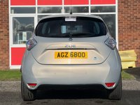 USED 2016 RENAULT ZOE  DYNAMIQUE NAV 5d 92 BHP REVERSING CAMERA +   AND REAR PARKING SENSORS +  CRUISE CONTROL +  BLUETOOTH +  DAB RADIO  PHONE +   AUDIO CONNECTIVITY +  AUX CONNECTION +  USB CONNECTION+  SAT NAVIGATION +   CLIMATE CONTROL +  PRIVACY GLASS +  17 INCH ALLOY WHEELS +  FULL SERVICE RECORD ++