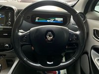 USED 2016 RENAULT ZOE  DYNAMIQUE NAV 5d 92 BHP REVERSING CAMERA +   AND REAR PARKING SENSORS +  CRUISE CONTROL +  BLUETOOTH +  DAB RADIO  PHONE +   AUDIO CONNECTIVITY +  AUX CONNECTION +  USB CONNECTION+  SAT NAVIGATION +   CLIMATE CONTROL +  PRIVACY GLASS +  17 INCH ALLOY WHEELS +  FULL SERVICE RECORD ++