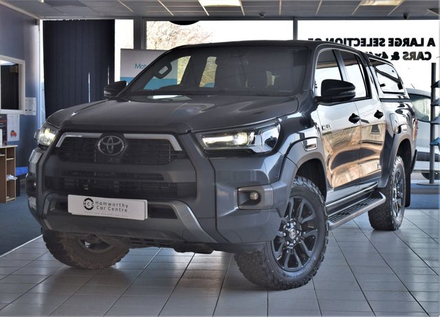 2022 X Toyota HI-Lux 2.8 INVINCIBLE X 4WD D-4D DCB 202 BHP