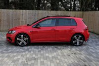USED 2017 17 VOLKSWAGEN GOLF 2.0 R TSI DSG 5d 306 BHP PANORAMIC GLASS SUNROOF