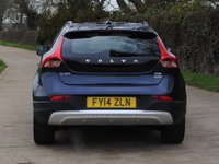 USED 2014 14 VOLVO V40 1.6 D2 CROSS COUNTRY LUX 5d 113 BHP www.suffolkcarcentre.co.uk - Located at Reydon