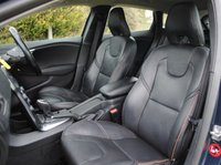USED 2014 14 VOLVO V40 1.6 D2 CROSS COUNTRY LUX 5d 113 BHP www.suffolkcarcentre.co.uk - Located at Reydon