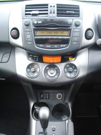 USED 2010 10 TOYOTA RAV4 2.2 XT-R D-CAT  5d 150 BHP www.suffolkcarcentre.co.uk - Located at Ilketshall