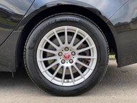 USED 2017 67 JAGUAR XF 2.0 D PRESTIGE 4d 177 BHP 