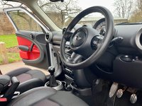 USED 2010 60 MINI COUNTRYMAN 1.6L COOPER S 5d 184 BHP Big Specification Countryman With Full Service History.