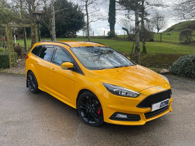 2017 Ford Focus 2.0L ST-3 5d 247 BHP