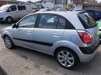 USED 2008 58 KIA RIO 1.6 SPORT 5d 111 BHP PRIVACY GLASS, CLIMATE CONTROL, AIR CON, ELECTRIC SUNROOF, ALLOY WHEELS, REMOTE CENTRAL LOCKING, CD/RADIO/AUX, FRONT FOG LIGHTS, ELECTRIC WINDOWS AND MIRRORS AND 2 KEYS