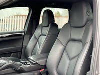 USED 2012 12 PORSCHE CAYENNE 3.0 D V6 TIPTRONIC 5d 245 BHP 