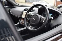 USED 2019 19 JAGUAR F-PACE 3.0 S AWD 5d 296 BHP PAN ROOF / MERIDIAN / 1 OWNER