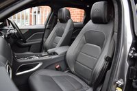 USED 2019 19 JAGUAR F-PACE 3.0 S AWD 5d 296 BHP PAN ROOF / MERIDIAN / 1 OWNER