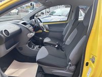 USED 2010 10 PEUGEOT 107 1.0 URBAN LITE 3d 68 BHP IDEAL NEW DRIVER CAR. &pound;30 TAX/ YR, TIMING CHAIN RUN ENGINE, NEW MOT, SERVICE HISTORY, CD/RADIO/AUX, CLOTH INTERIOR, STEEL WHEELS.