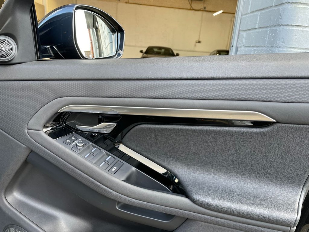 USED 2019 19 LAND ROVER RANGE ROVER EVOQUE 2.0 D180 R-DYNAMIC S SUV 5dr DIESEL AUTO 4WD EURO 6 (S/S) (180 PS) ESTATE