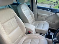 USED 2011 X VOLKSWAGEN TIGUAN 2.0 TDI ESCAPE BLUEMOTION TECHNOLOGY 4MOTION  ....Satnav.....Heated Leather