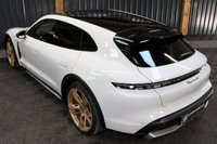 USED 2021 71 PORSCHE TAYCAN 4S CROSS TURISMO 5d 563 BHP VAT QUALIFYING CAR!! OVER &pound;15K OF OPTIONAL EXTRAS, PAN ROOF, 18 WAY LEATHER SEATS - HEATED SEATS - HEATED STEERING - PERFORMANCE PLUS - 21 INCH CROSS TURISMO ALLOY WHEELS