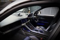 USED 2021 71 PORSCHE TAYCAN 4S CROSS TURISMO 5d 563 BHP VAT QUALIFYING CAR!! OVER &pound;15K OF OPTIONAL EXTRAS, PAN ROOF, 18 WAY LEATHER SEATS - HEATED SEATS - HEATED STEERING - PERFORMANCE PLUS - 21 INCH CROSS TURISMO ALLOY WHEELS
