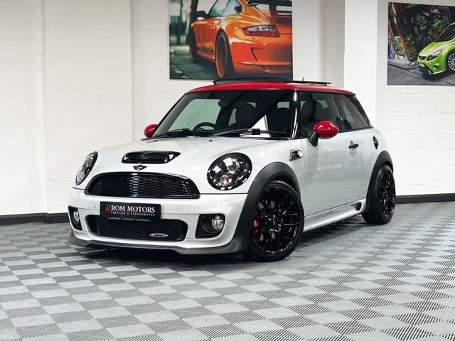 2013 13 MINI Hatch John Cooper Works 1.6 JOHN COOPER WORKS 3d 208 BHP