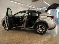 USED 2016 16 LEXUS NX 2.5 300H LUXURY 5d 153 BHP WITH STUNNING PANORAMIC ROOF, FABULOUS SERVICE HISTORY