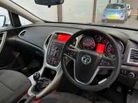 USED 2012 12 VAUXHALL ASTRA  1.4 16v Exclusiv Hatchback 5dr Petrol Manual Euro 5 (100 ps) Cruise Control, Bluetooth, A/C