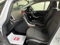 USED 2012 12 VAUXHALL ASTRA  1.4 16v Exclusiv Hatchback 5dr Petrol Manual Euro 5 (100 ps) Cruise Control, Bluetooth, A/C
