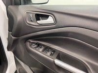 USED 2015 15 FORD KUGA 2.0 TITANIUM 4x4 TDCI 5d 160 BHP Striking Frozen white, part leather, appearance pack, convenience pack, 18" alloy wheels , serviced annually within the FORD Dealer network