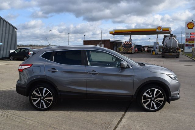 2015 NISSAN QASHQAI - Photo 8