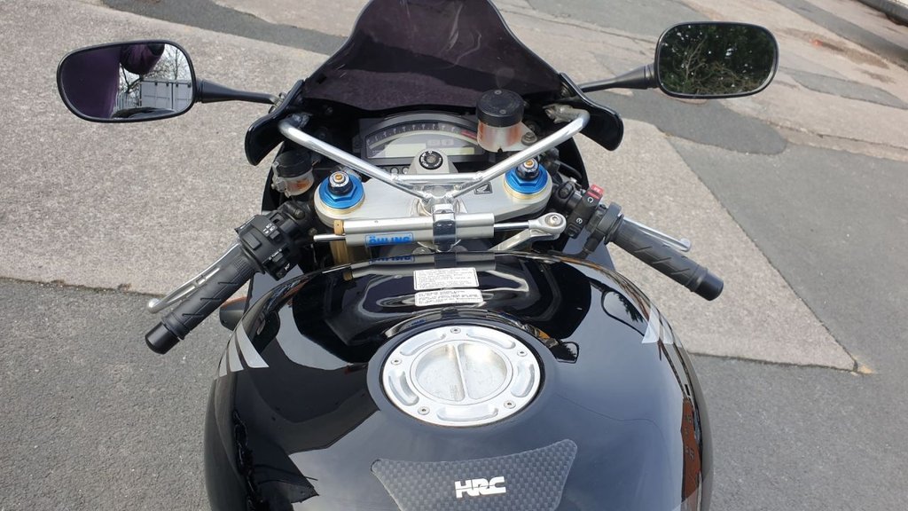 Honda vtr 1000s