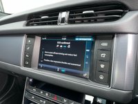 USED 2017 17 JAGUAR XF 2.0 D R-SPORT AWD 4d 177 BHP 