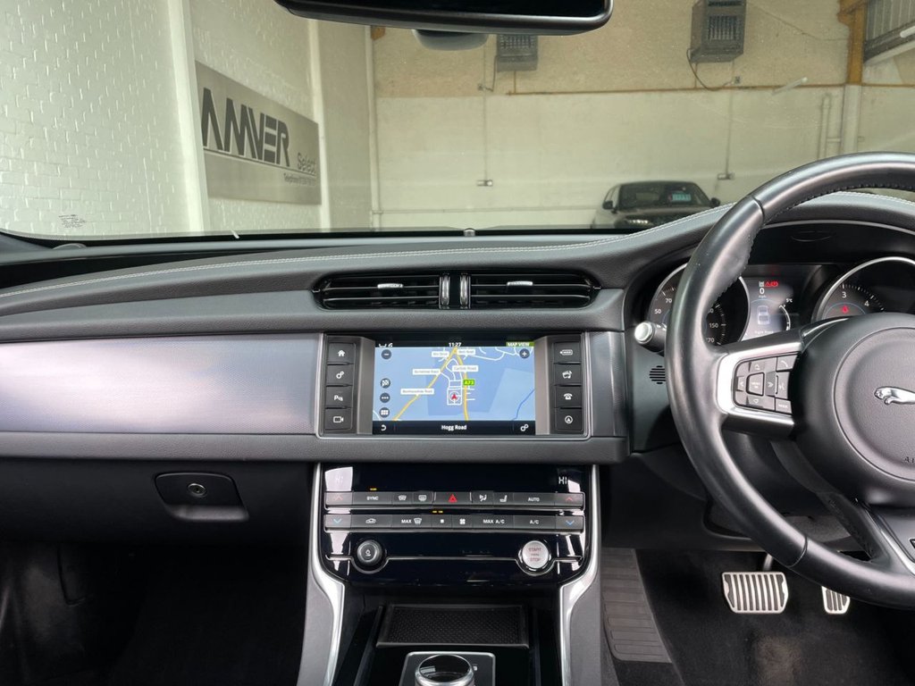 USED 2017 17 JAGUAR XF 2.0 D R-SPORT AWD 4d 177 BHP 