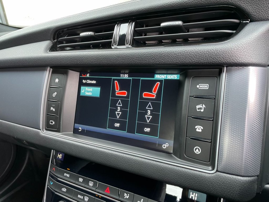 USED 2017 17 JAGUAR XF 2.0 D R-SPORT AWD 4d 177 BHP 