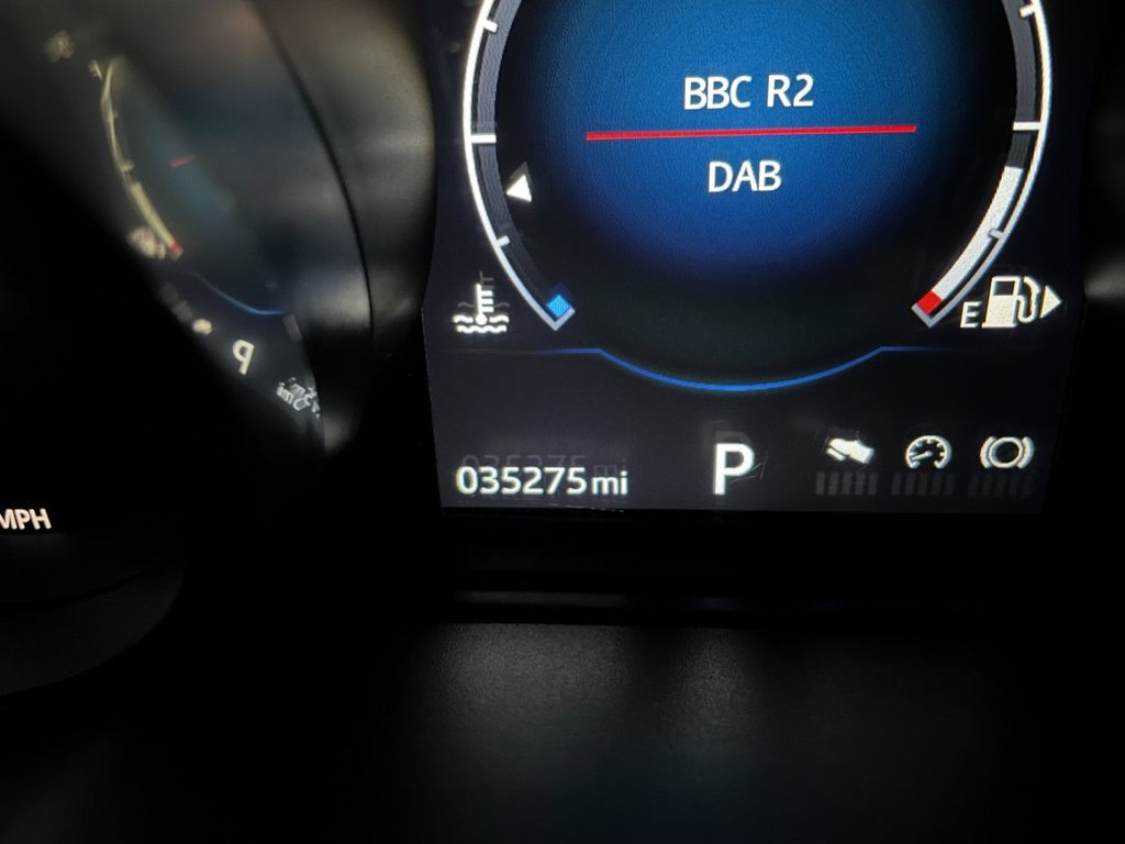 USED 2017 17 JAGUAR XF 2.0 D R-SPORT AWD 4d 177 BHP 