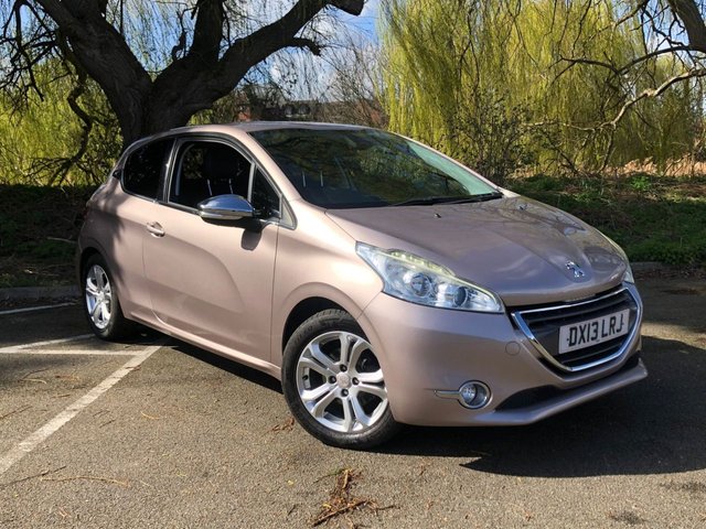 2013 13 PEUGEOT 208 1.4 ALLURE 3d 95 BHP 6 SERVICE STAMPS IN THE BOOK