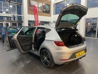 USED 2017 67 SEAT LEON 2.0 TSI CUPRA 300 DSG 5d 297 BHP APPLE CAR PLAY - ANDROID AUTO - HEATED SEATS - ADAPTIVE CRUISE CONTROL - HIGH LEVEL NAVIGATION SYSTEM - ALCANTARA SEATS - RAM AIR INDUCTION KIT FITTED