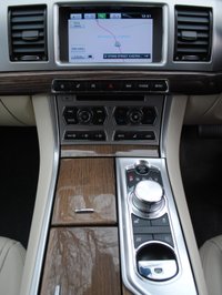 USED 2013 13 JAGUAR XF 3.0 D V6 PREMIUM LUXURY 4d 240 BHP www.suffolkcarcentre.co.uk - Located at Lowestoft