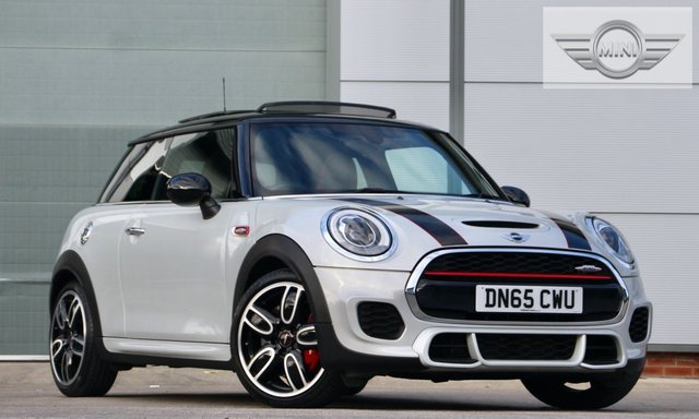 2015 65 MINI Hatch John Cooper Works 2.0 JOHN COOPER WORKS 3d 228 BHP [ PANROOF ]