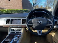 USED 2014 14 JAGUAR XF 2.2 D LUXURY 4d 163 BHP 