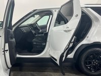 USED 2017 67 LAND ROVER DISCOVERY 2.0 SD4 S 5d 237 BHP Striking Fuji White, Privacy Glass, High Gloss Black Alloy Wheels,