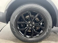 USED 2017 67 LAND ROVER DISCOVERY 2.0 SD4 S 5d 237 BHP Striking Fuji White, Privacy Glass, High Gloss Black Alloy Wheels,
