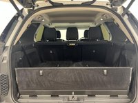 USED 2017 67 LAND ROVER DISCOVERY 2.0 SD4 S 5d 237 BHP Striking Fuji White, Privacy Glass, High Gloss Black Alloy Wheels,