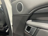 USED 2017 67 LAND ROVER DISCOVERY 2.0 SD4 S 5d 237 BHP Striking Fuji White, Privacy Glass, High Gloss Black Alloy Wheels,