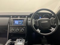 USED 2017 67 LAND ROVER DISCOVERY 2.0 SD4 S 5d 237 BHP Striking Fuji White, Privacy Glass, High Gloss Black Alloy Wheels,