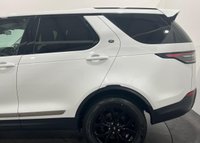USED 2017 67 LAND ROVER DISCOVERY 2.0 SD4 S 5d 237 BHP Striking Fuji White, Privacy Glass, High Gloss Black Alloy Wheels,