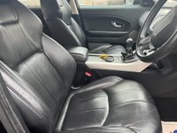 USED 2015 65 LAND ROVER RANGE ROVER EVOQUE 2.0 TD4 SE 5d 177 BHP ONLY 2 FORMER KEEPERS FROM NEW+LOW MILEAGE+SERVICE HISTORY+PRIVACY GLASS+FULL LEATHER INTERIOR+PARK ASSIST+19 INCH ALLOY WHEELS+READY TO DRIVE AWAY TODAY+FINANCE AND EXTENDED WARANTY AVAILABLE ON THIS USED VEHICLE!!